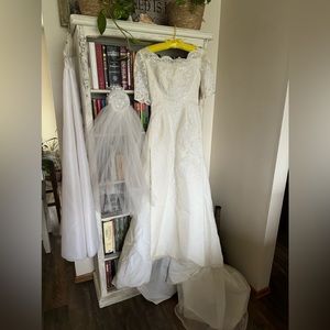 1960s style vintage wedding dress